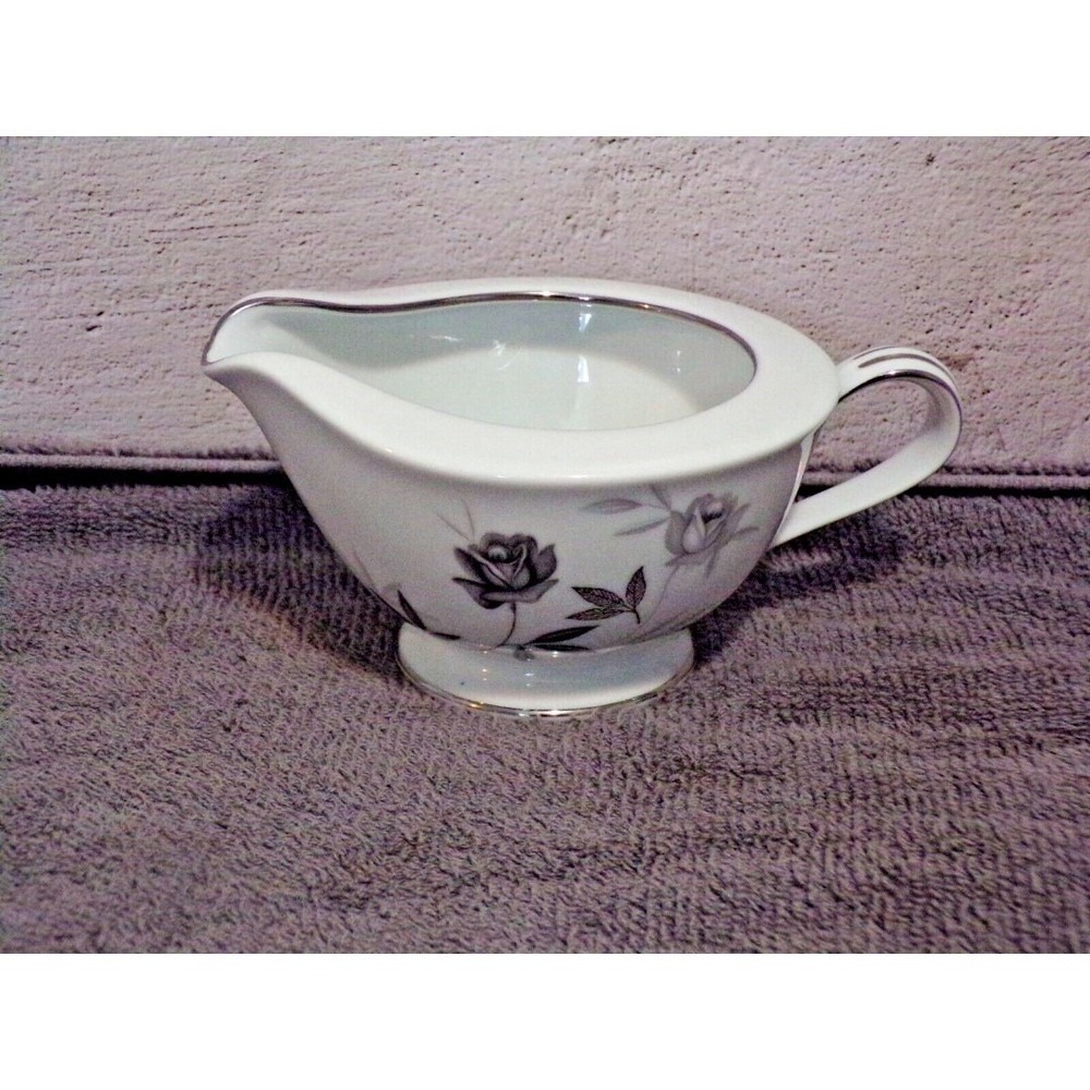 Noritake "Rosamor" Creamer Platinum Trim Roses‎ 5851S